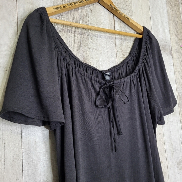 Torrid Black Flutter Sleeve Blouse. Size 00 Mediu. - Picture 3 of 8